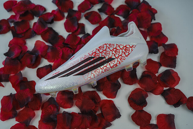 Adidas Football´s Heartbreaker