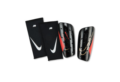 Futbalové chrániče Nike Mercurial FlyLite SuperLock