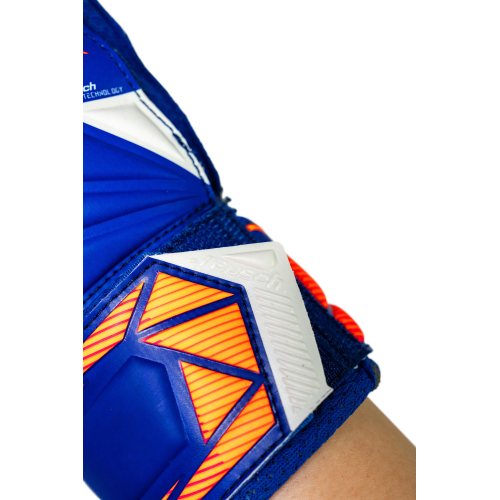 Dětské brankářské rukavice Reusch Attrakt Solid